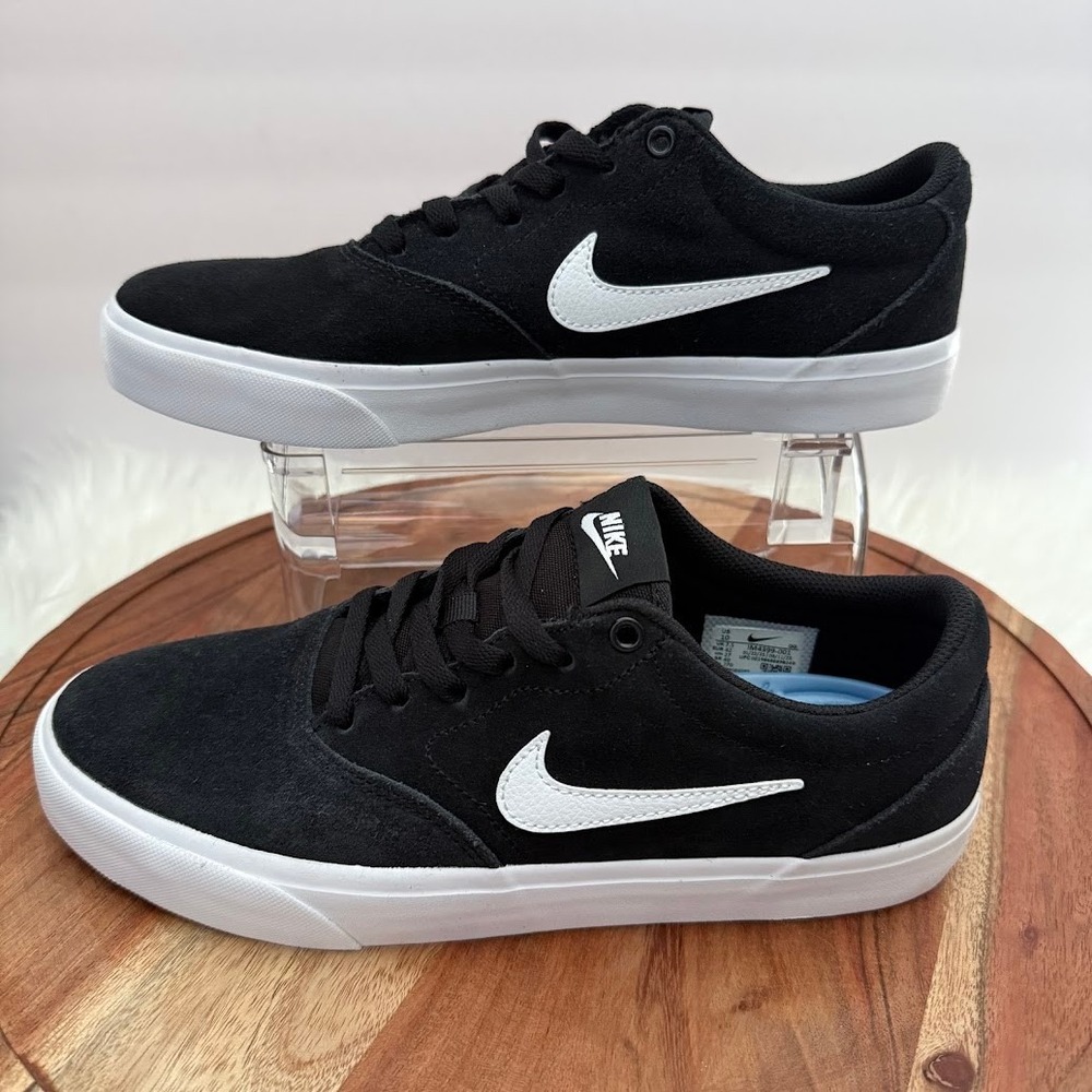 Nike SB Charge Solarsoft Black White Suede Low Top Sneakers IM4399-001 Womens 10 - Picture 3 of 10